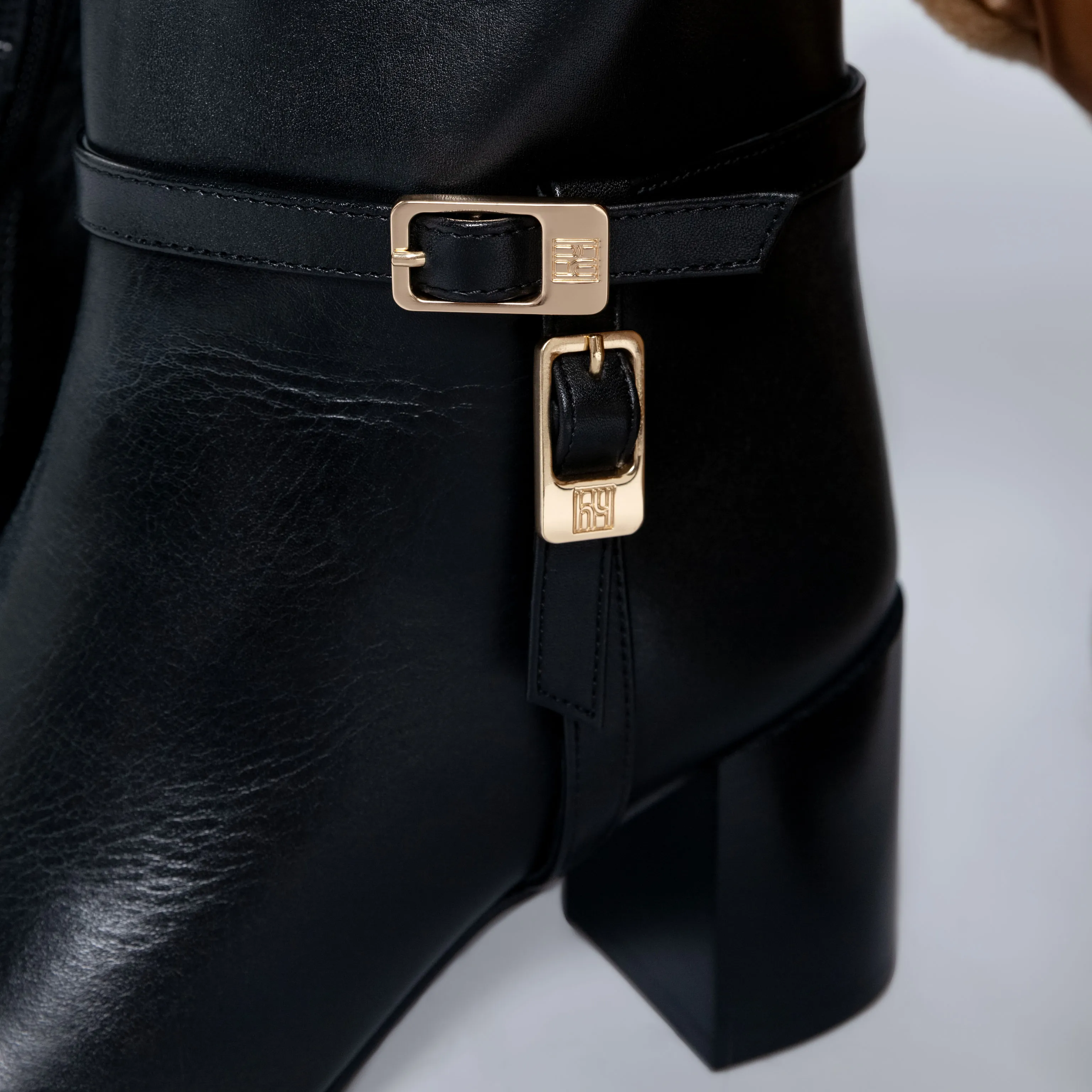 Сапоги BELLE артикул 01066370100